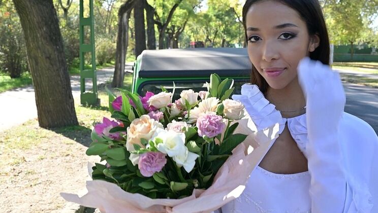 Lia Lin Cheating Bride To Be Gets Pussy Filled By Photographer's Assistant